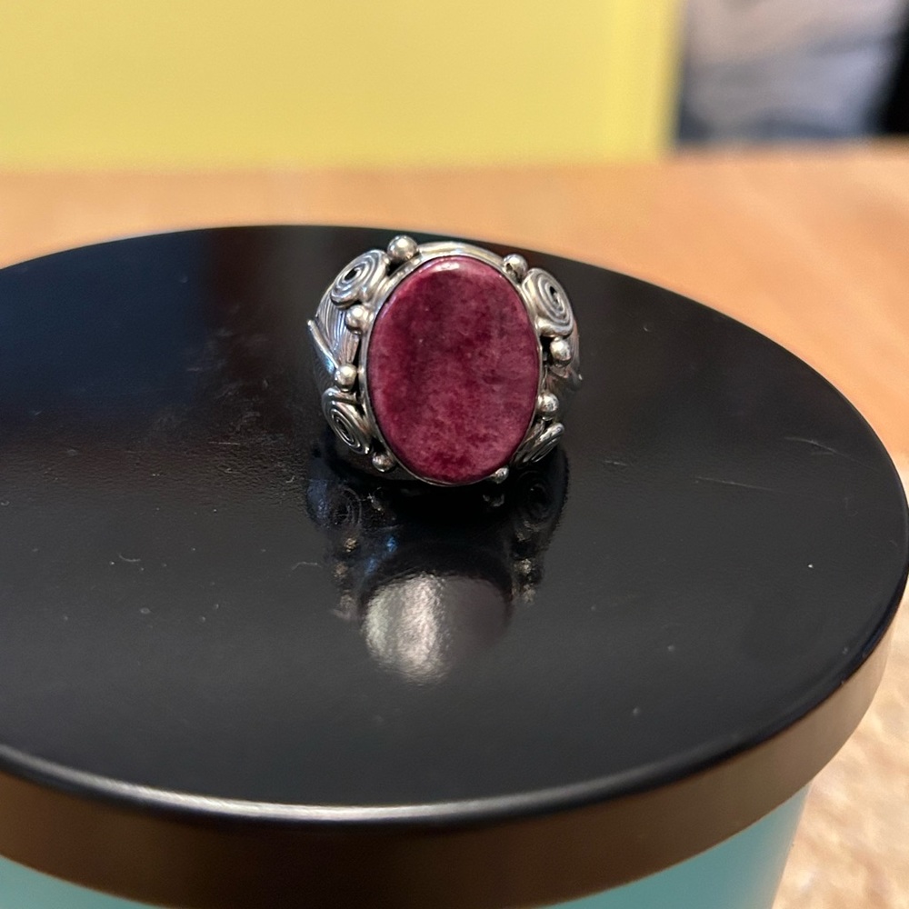 Native American Sterling Ring with Sugilite   - signed - Picture 6 of 6